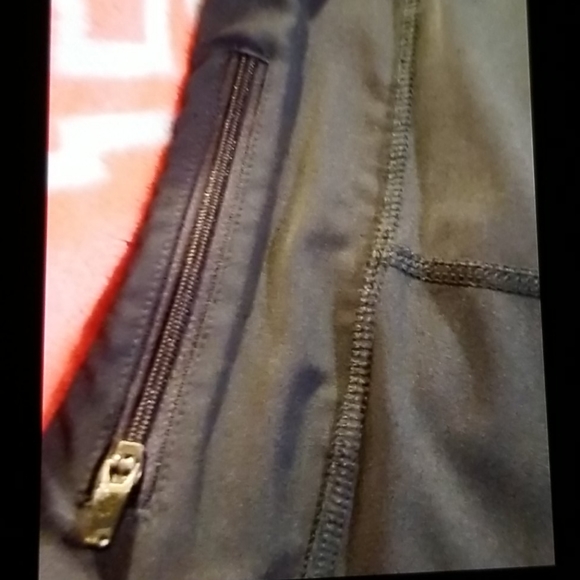 💥3/$20 Zuzuzen active leggings - Picture 3 of 6